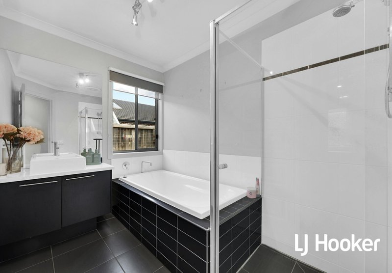 Photo - 19 Balmain Circuit, Wallan VIC 3756 - Image 14
