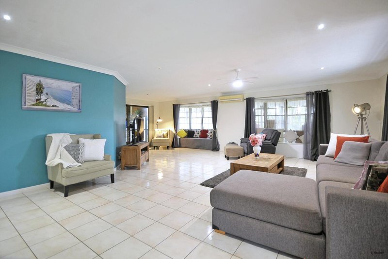 Photo - 19 Balsa Street, Elanora QLD 4221 - Image 8