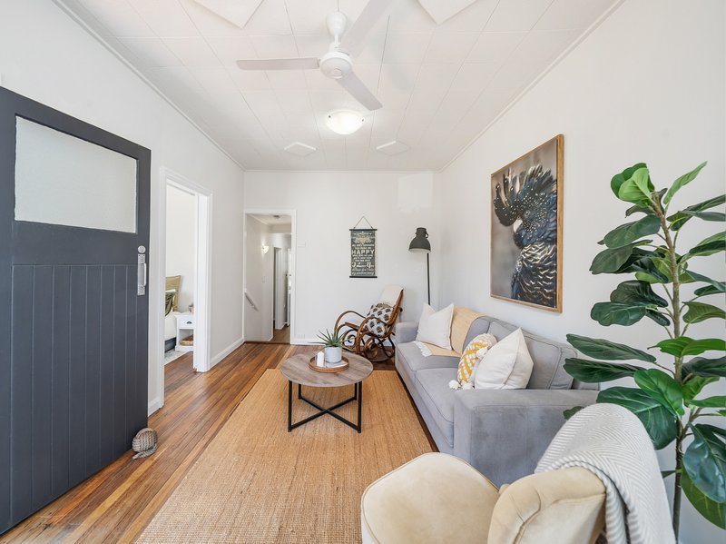 Photo - 19 Bank Street, Margate QLD 4019 - Image 4