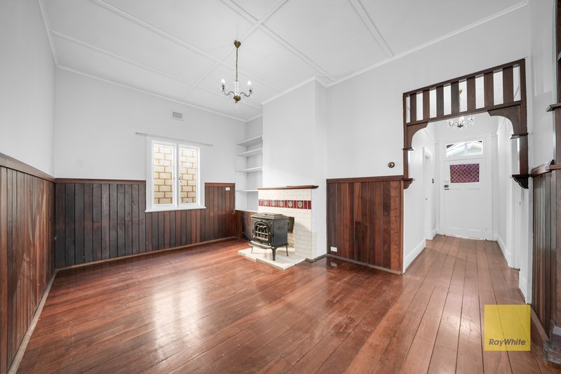 Photo - 19 Banksia Terrace, South Perth WA 6151 - Image 6