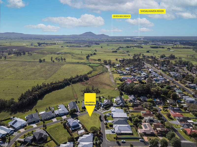 19 Banool Circuit, Bomaderry NSW 2541