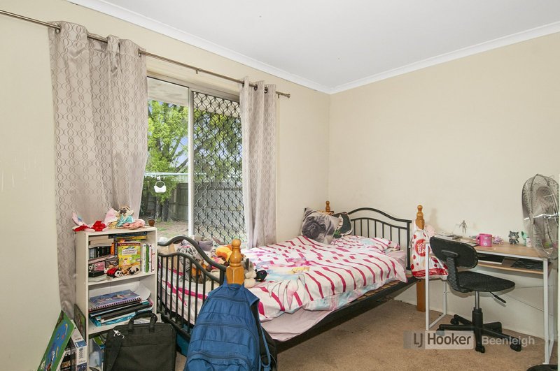 Photo - 19 Baradine Street, Mount Warren Park QLD 4207 - Image 6