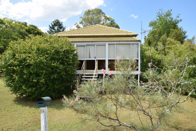 Photo - 19 Barbour Street, Esk QLD 4312 - Image 2