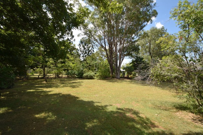 Photo - 19 Barbour Street, Esk QLD 4312 - Image 5