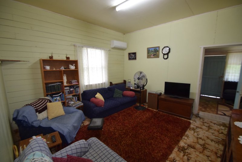 Photo - 19 Barbour Street, Esk QLD 4312 - Image 15