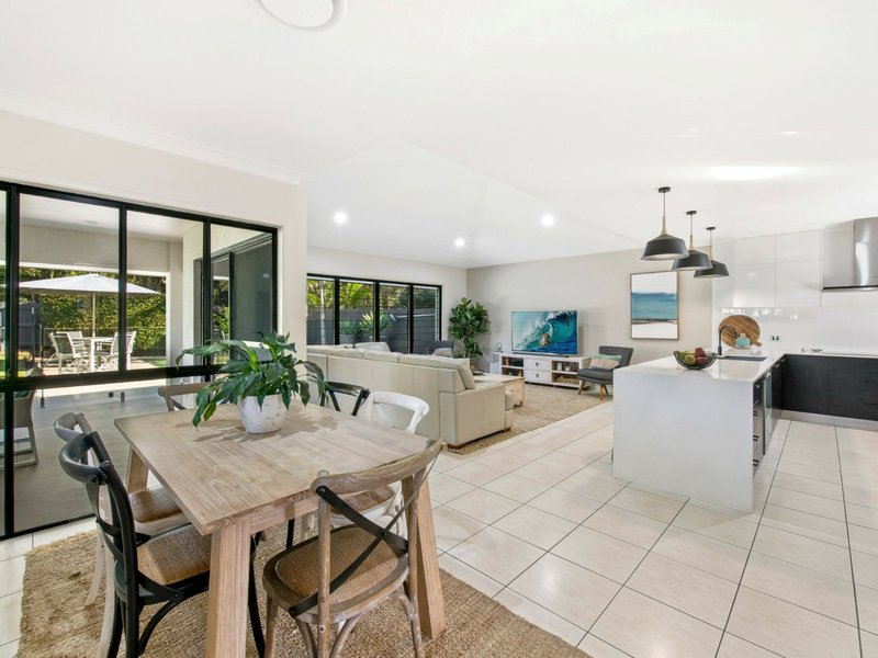 Photo - 19 Barcoola Place, Twin Waters QLD 4564 - Image 4