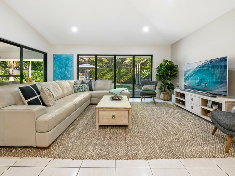 Photo - 19 Barcoola Place, Twin Waters QLD 4564 - Image 8