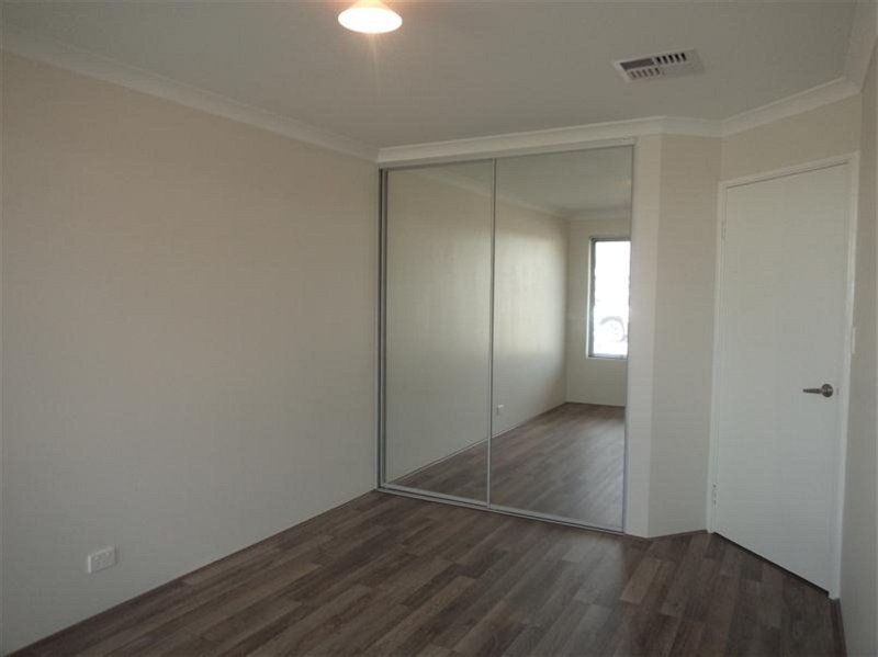 Photo - 19 Baroness Road, Baldivis WA 6171 - Image 15