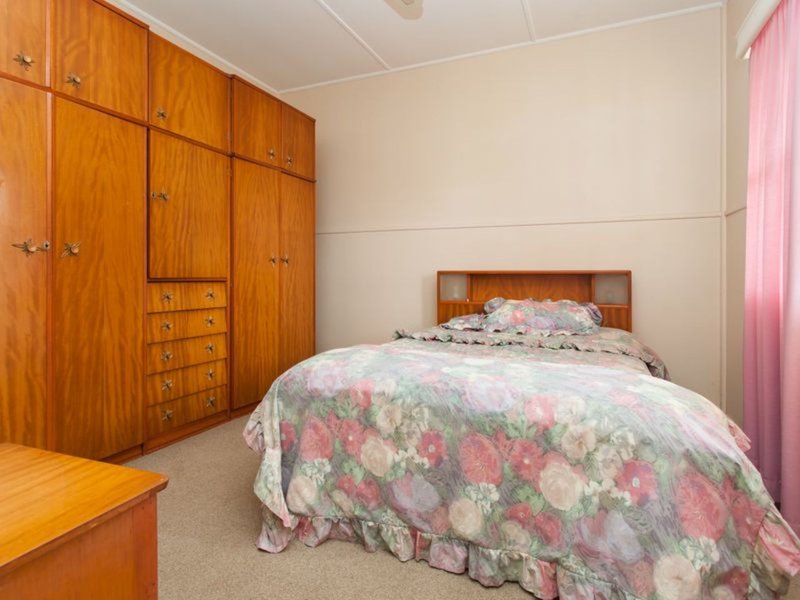 Photo - 19 Barrett Avenue, Cessnock NSW 2325 - Image 7