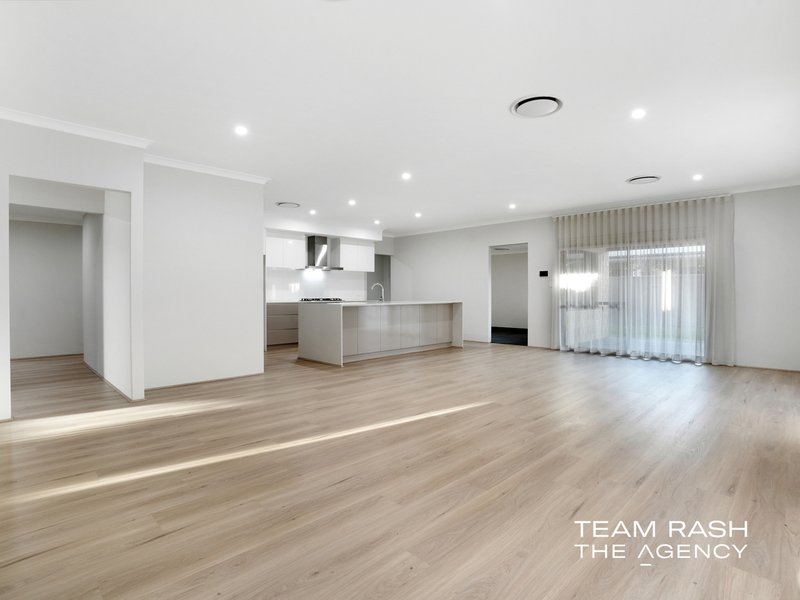 Photo - 19 Basilio Avenue, Landsdale WA 6065 - Image 6