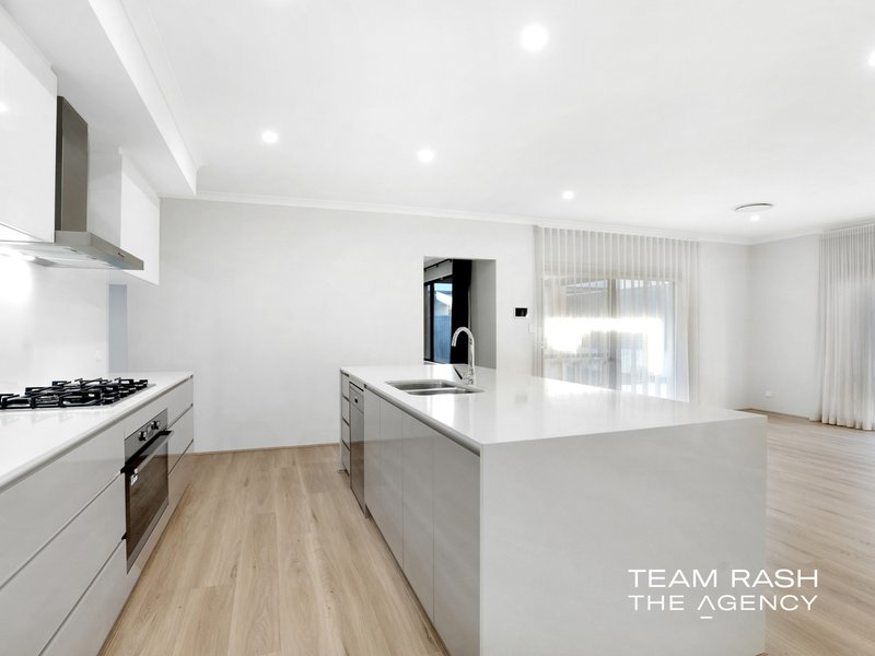 Photo - 19 Basilio Avenue, Landsdale WA 6065 - Image 7