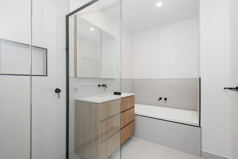 Photo - 19 Basque Walk, Cranbourne South VIC 3977 - Image 5