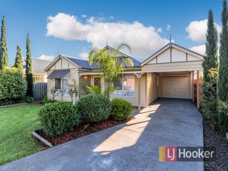 19 Baynton Crescent, Lynbrook VIC 3975