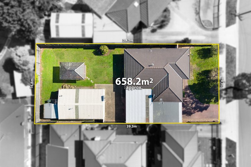 Photo - 19 Beacon Hills Crescent, Craigieburn VIC 3064 - Image 17
