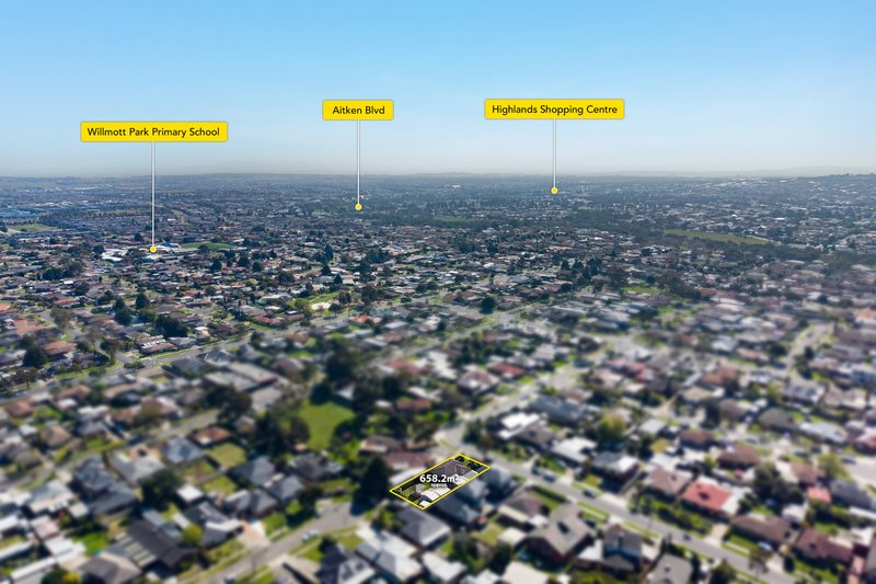 Photo - 19 Beacon Hills Crescent, Craigieburn VIC 3064 - Image 19