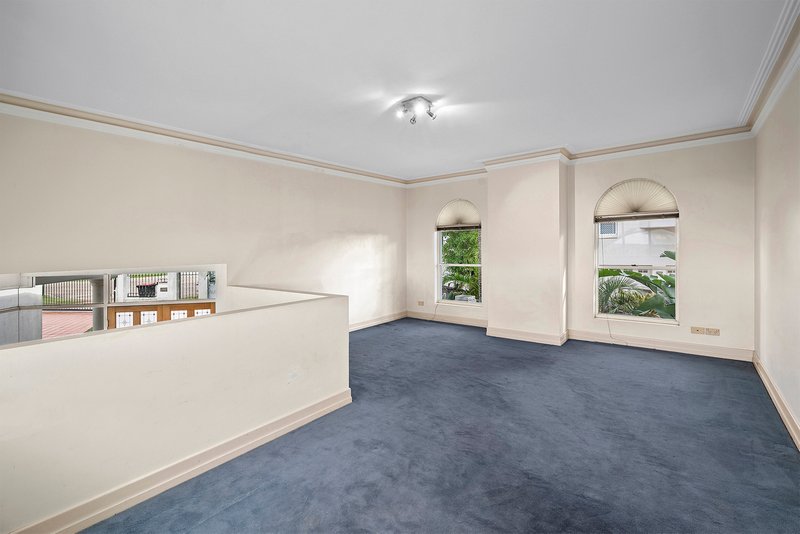 Photo - 19 Becker Place, Mount Ommaney QLD 4074 - Image 14