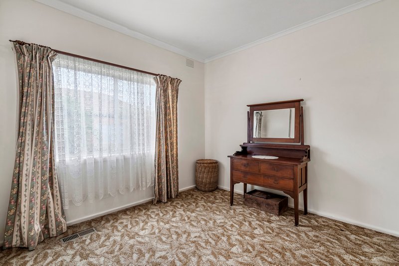 Photo - 19 Beddoe Avenue, Clayton VIC 3168 - Image 8