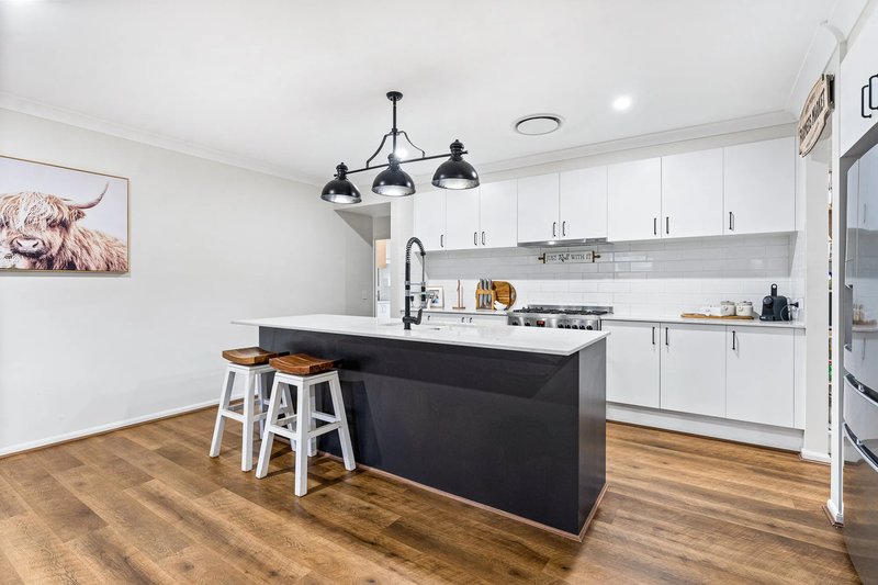 Photo - 19 Beetham Court, Logan Reserve QLD 4133 - Image 7