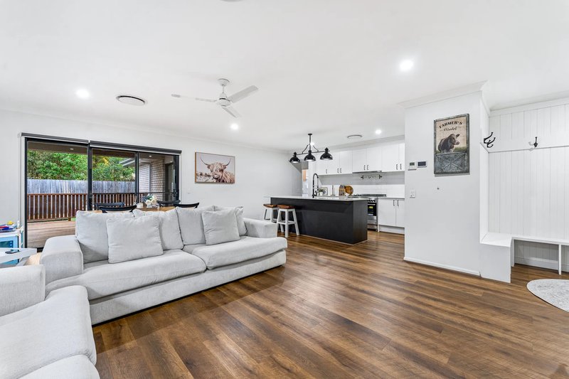 Photo - 19 Beetham Court, Logan Reserve QLD 4133 - Image 12
