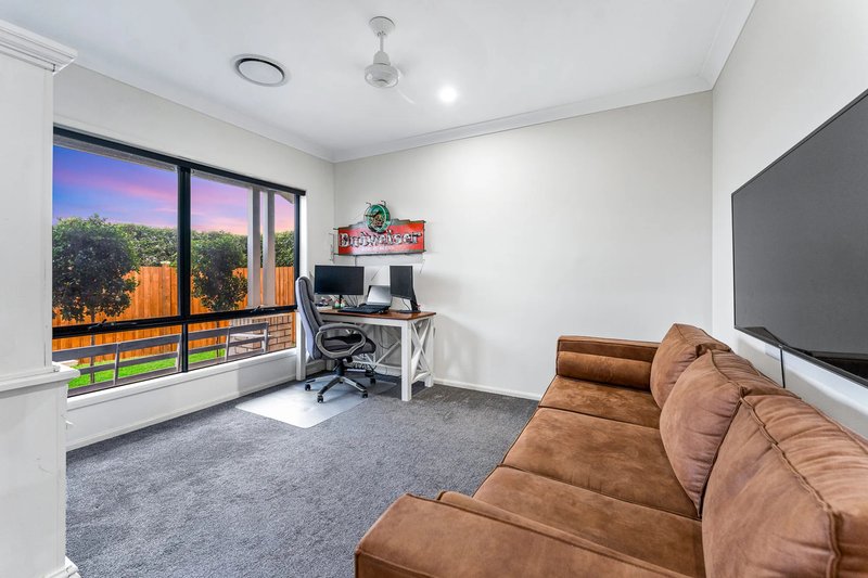 Photo - 19 Beetham Court, Logan Reserve QLD 4133 - Image 13