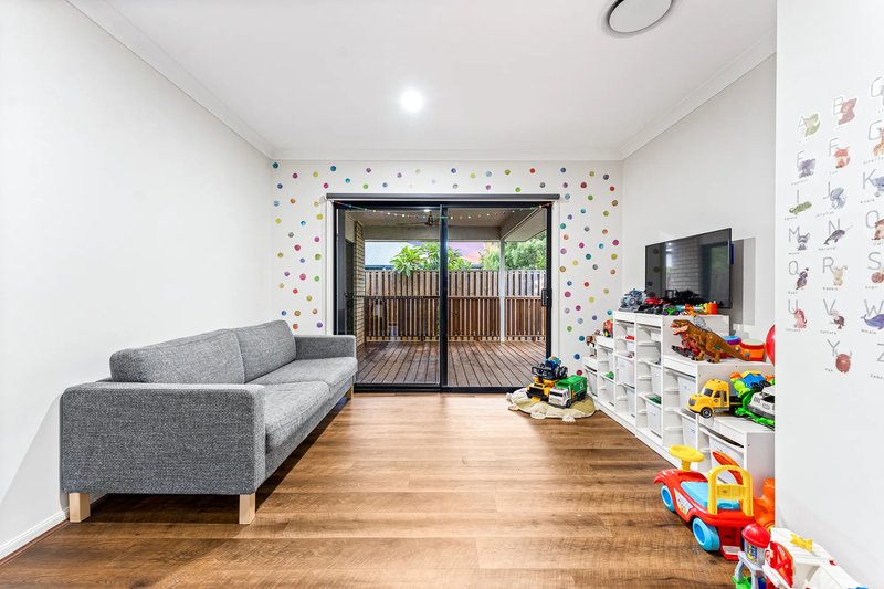 Photo - 19 Beetham Court, Logan Reserve QLD 4133 - Image 14