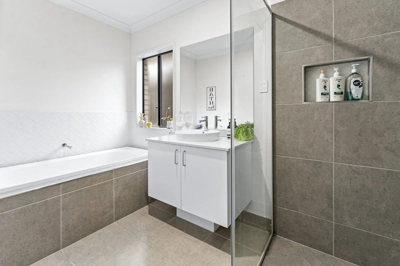 Photo - 19 Beetham Court, Logan Reserve QLD 4133 - Image 19