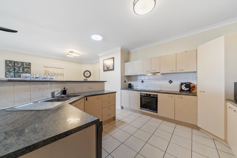 Photo - 19 Bella Vista Circuit, Edens Landing QLD 4207 - Image 3