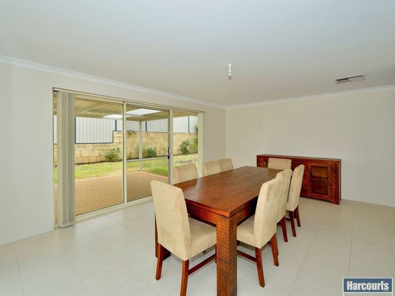 Photo - 19 Bellerive Pass, Meadow Springs WA 6210 - Image 14