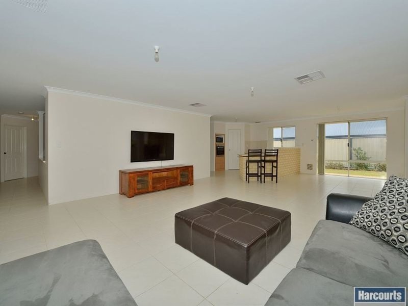 Photo - 19 Bellerive Pass, Meadow Springs WA 6210 - Image 17