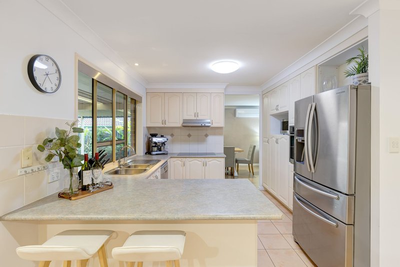 Photo - 19 Bellfield Crescent, Parkinson QLD 4115 - Image 5