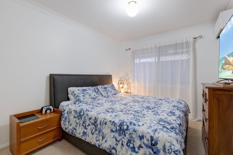 Photo - 19 Bellfield Crescent, Parkinson QLD 4115 - Image 12