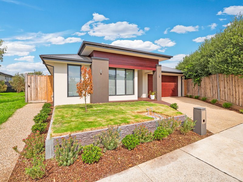 Photo - 19 Bellotto Street, Cranbourne North VIC 3977 - Image 20