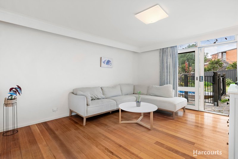 Photo - 19 Ben Nevis Grove, Bulleen VIC 3105 - Image 6