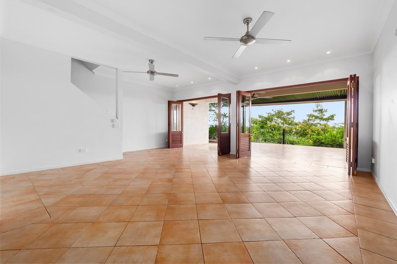 Photo - 19 Bena Street, Smithfield QLD 4878 - Image 5