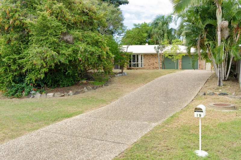 Photo - 19 Benjamin Court, Glen Eden QLD 4680 - Image 2