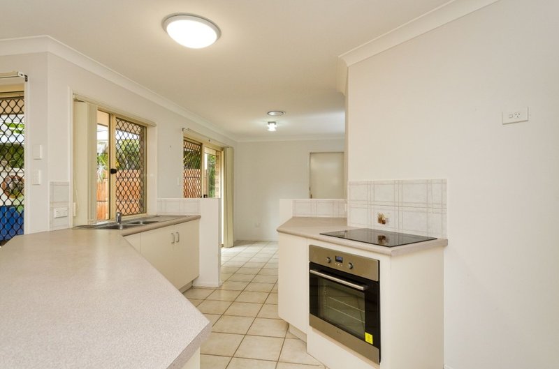 Photo - 19 Benjamin Court, Glen Eden QLD 4680 - Image 4