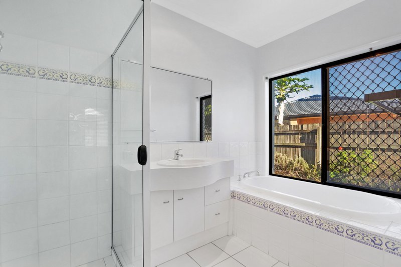 Photo - 19 Benjamin Place, Sinnamon Park QLD 4073 - Image 13