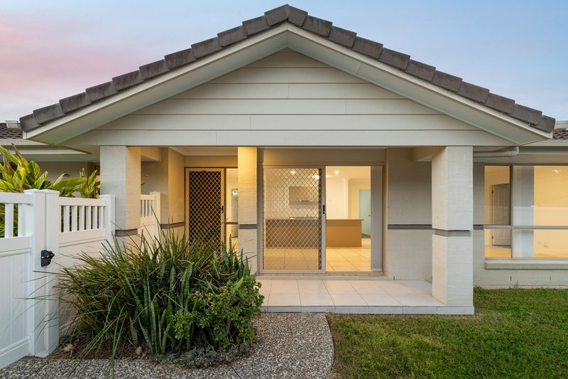 Photo - 19 Berkeley Circuit, Bellbird Park QLD 4300 - Image 2
