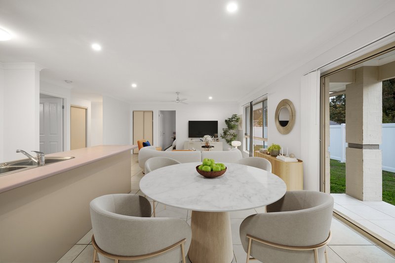 Photo - 19 Berkeley Circuit, Bellbird Park QLD 4300 - Image 4
