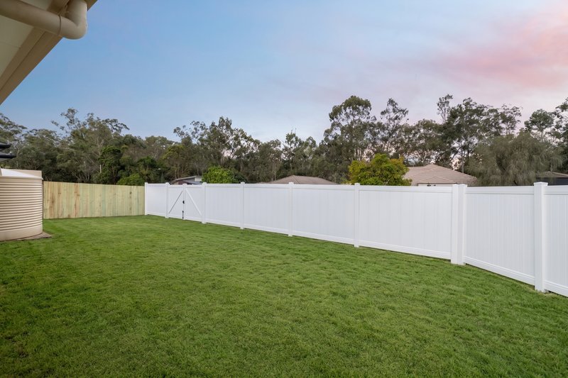 Photo - 19 Berkeley Circuit, Bellbird Park QLD 4300 - Image 15