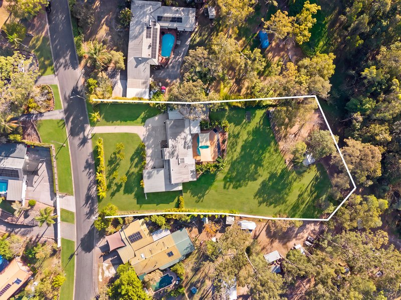 Photo - 19 Bertana Drive, Mudgeeraba QLD 4213 - Image 2