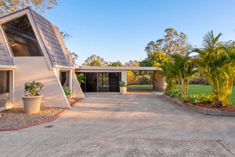 Photo - 19 Bertana Drive, Mudgeeraba QLD 4213 - Image 6