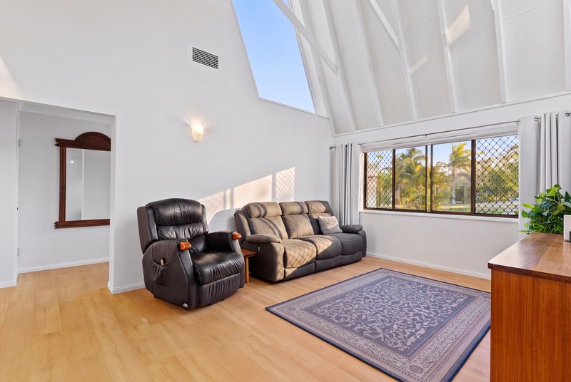 Photo - 19 Bertana Drive, Mudgeeraba QLD 4213 - Image 10