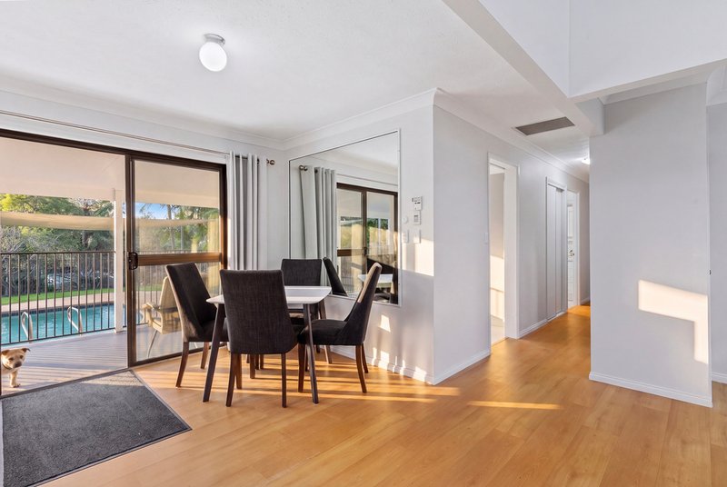 Photo - 19 Bertana Drive, Mudgeeraba QLD 4213 - Image 13