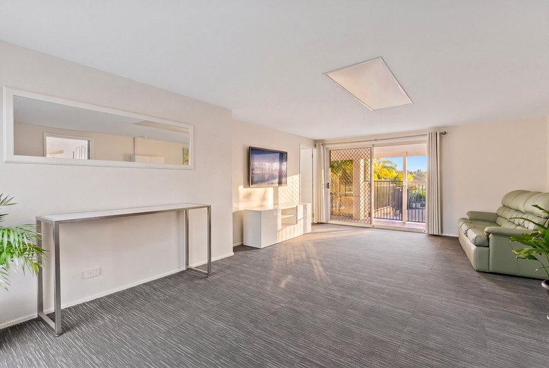 Photo - 19 Bertana Drive, Mudgeeraba QLD 4213 - Image 16