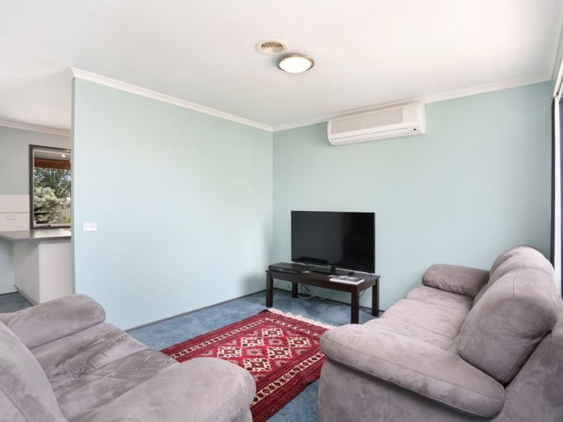 Photo - 19 Beveridge Court, Point Cook VIC 3030 - Image 2