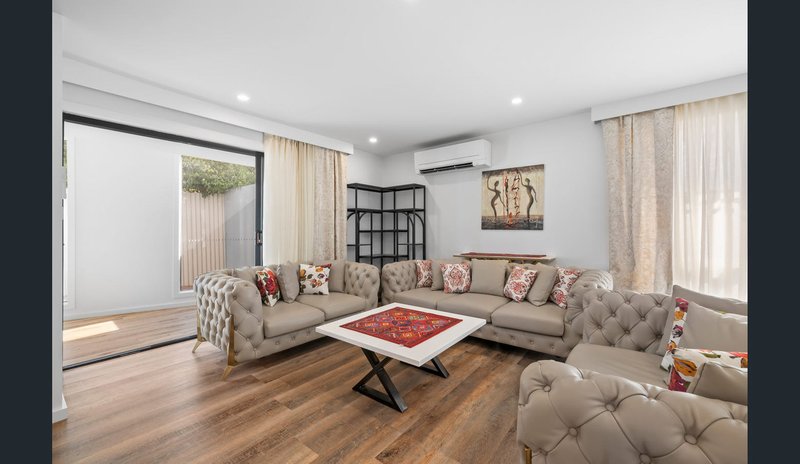 Photo - 19 Blamey Avenue, Mill Park VIC 3082 - Image 4
