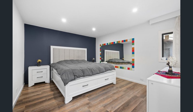 Photo - 19 Blamey Avenue, Mill Park VIC 3082 - Image 6