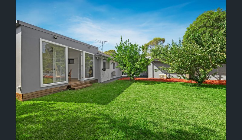 Photo - 19 Blamey Avenue, Mill Park VIC 3082 - Image 10