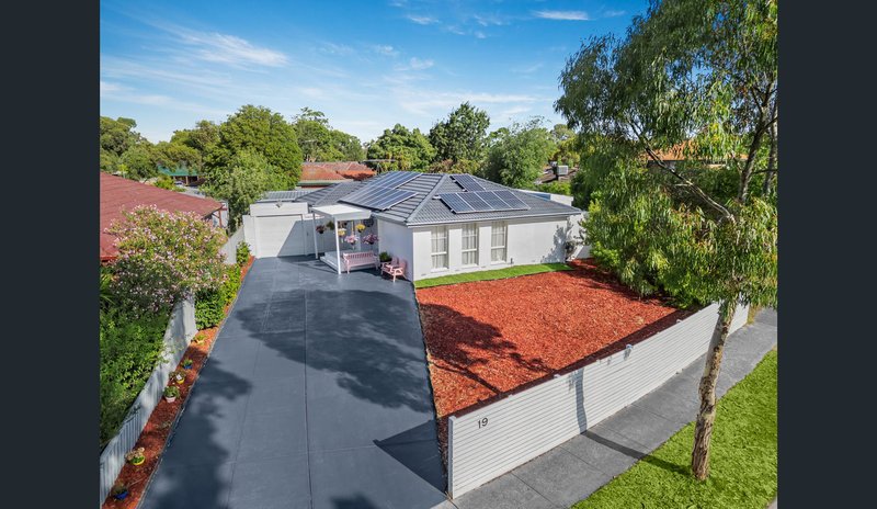 Photo - 19 Blamey Avenue, Mill Park VIC 3082 - Image 11